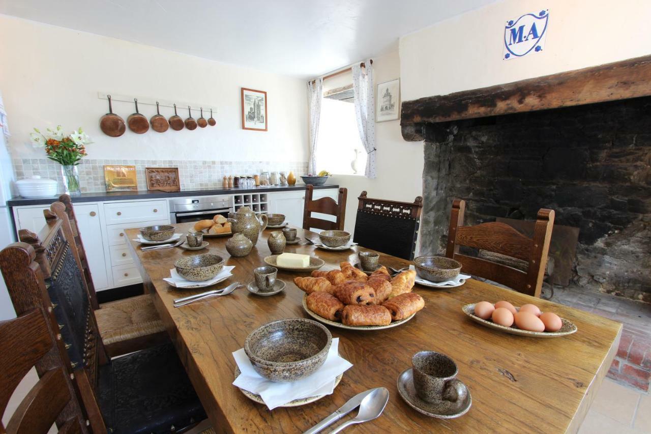 Le Douitel Bed & Breakfast Roncey Exterior foto