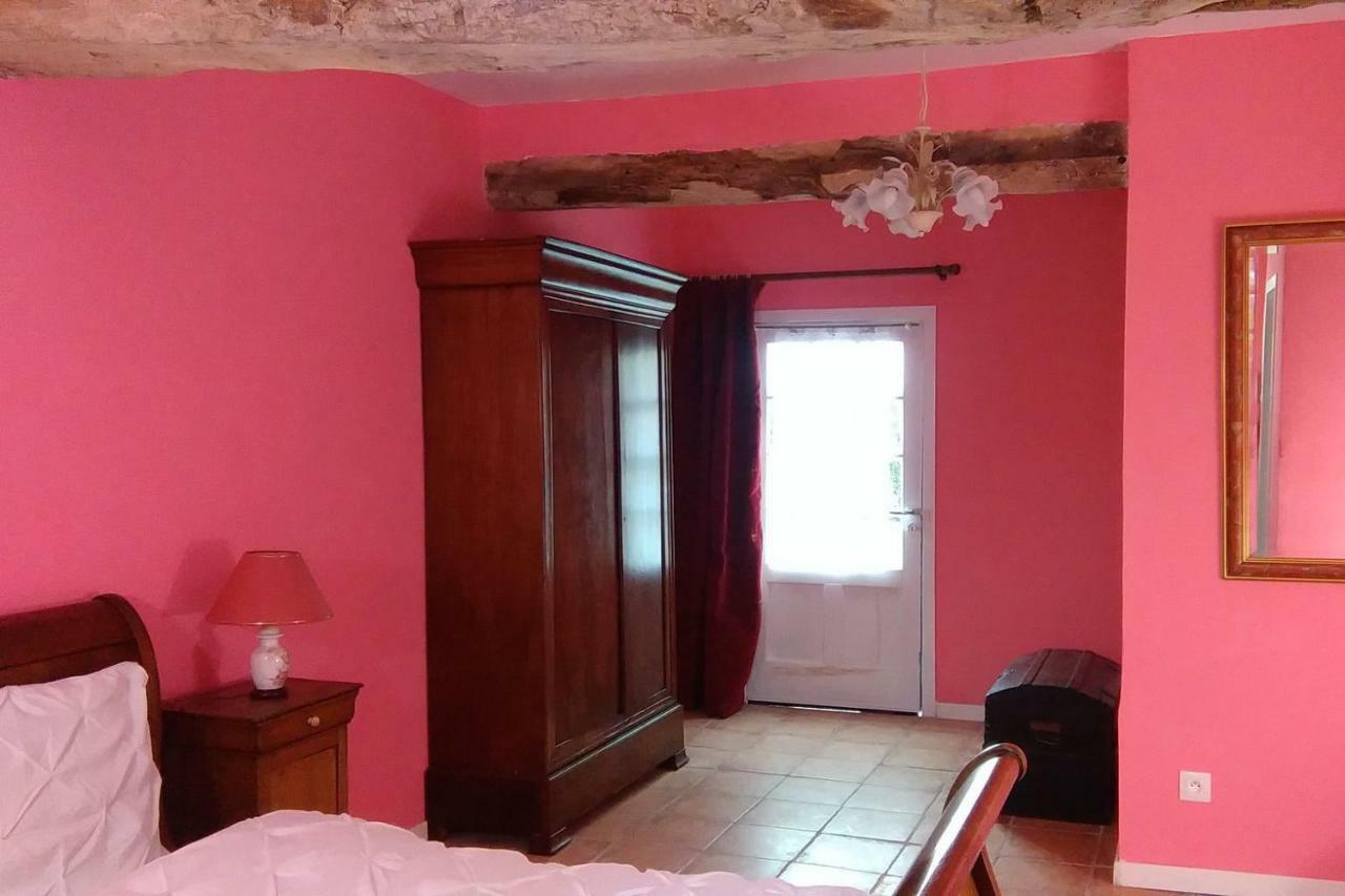 Le Douitel Bed & Breakfast Roncey Exterior foto
